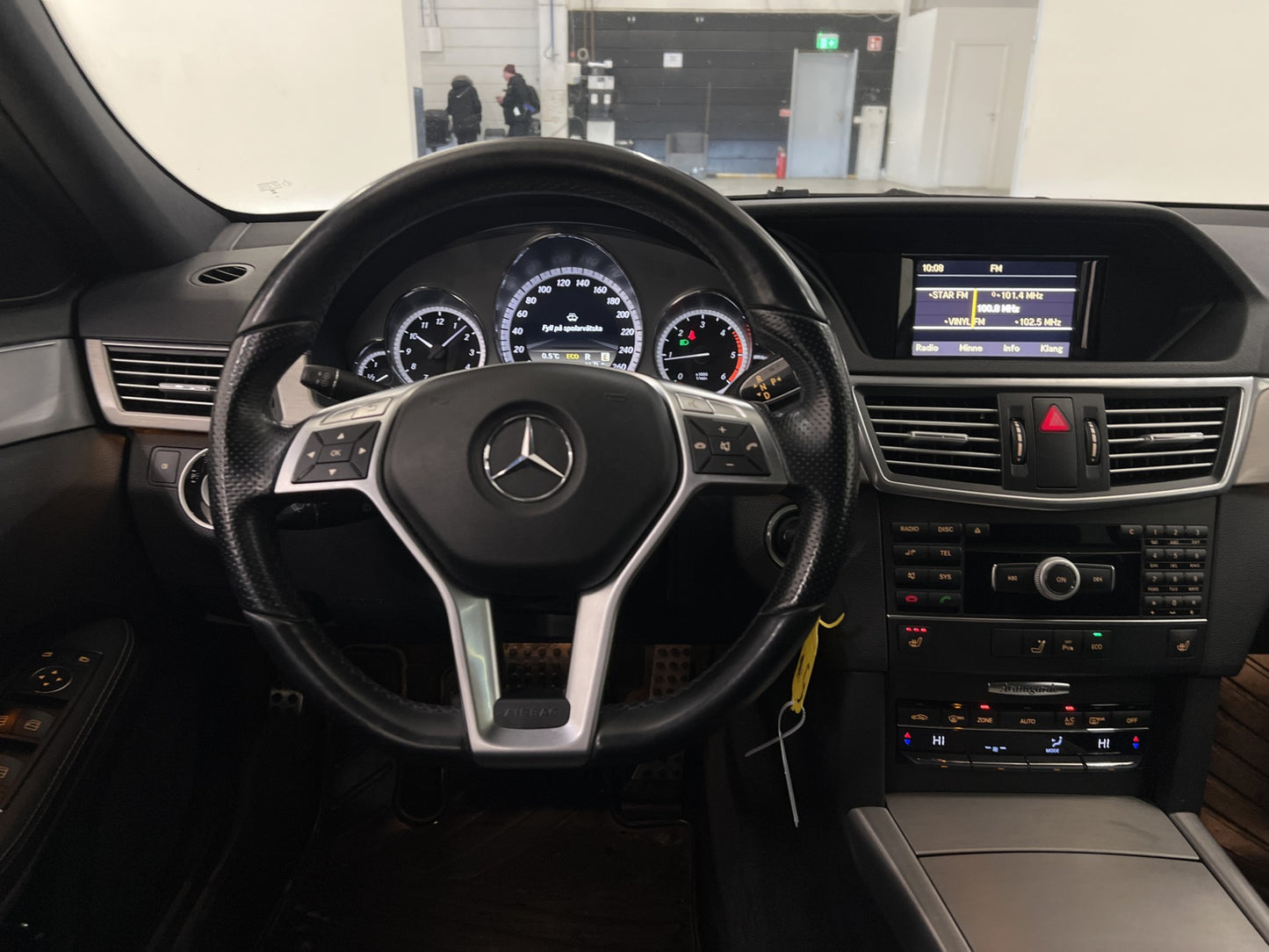 Mercedes-Benz E 220 T 170hk AMG Pano Värm Halvskinn PDC Drag