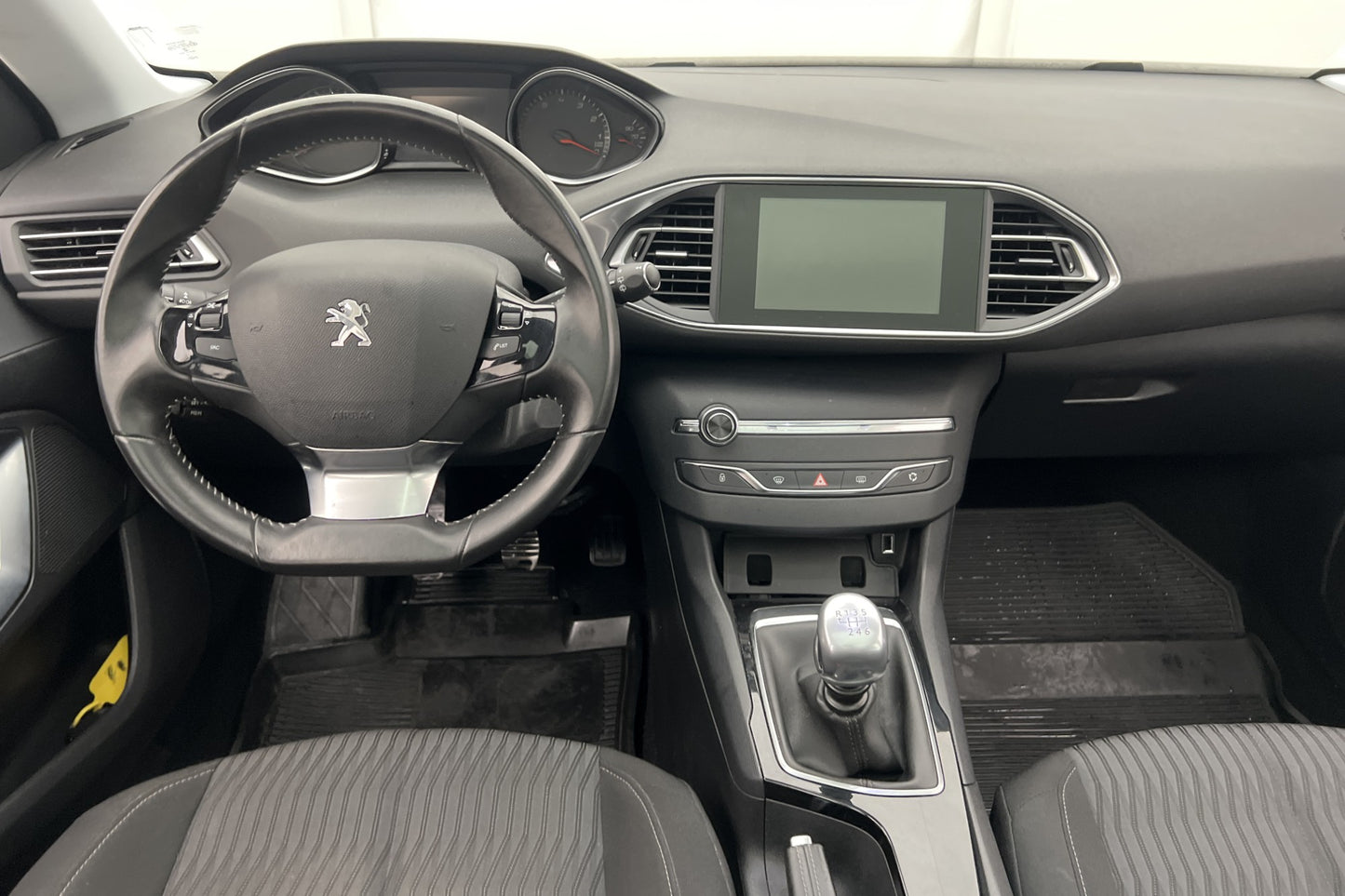 Peugeot 308 1.6 THP 125hk Active Pano Navi Sensorer Välserv