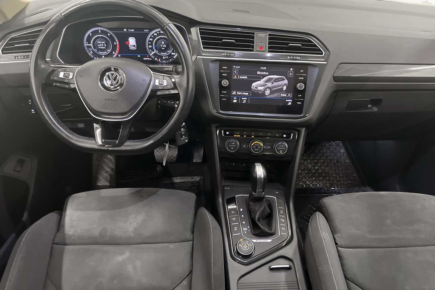 Volkswagen Tiguan 190hk 4M Executive D-värm Cockpit B-kamera