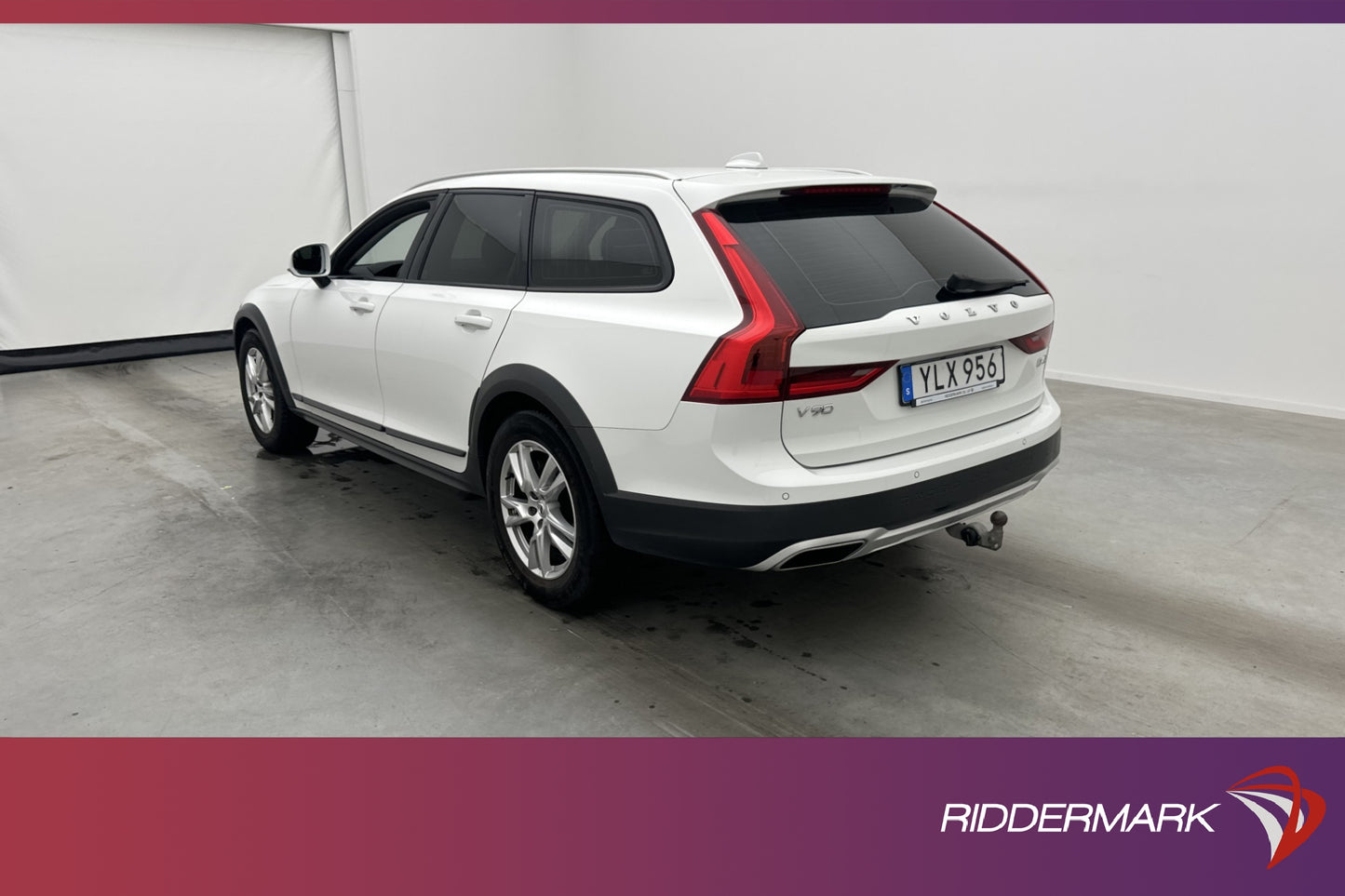 Volvo V90 Cross Country D4 AWD Momentum VOC D-Värmare Drag