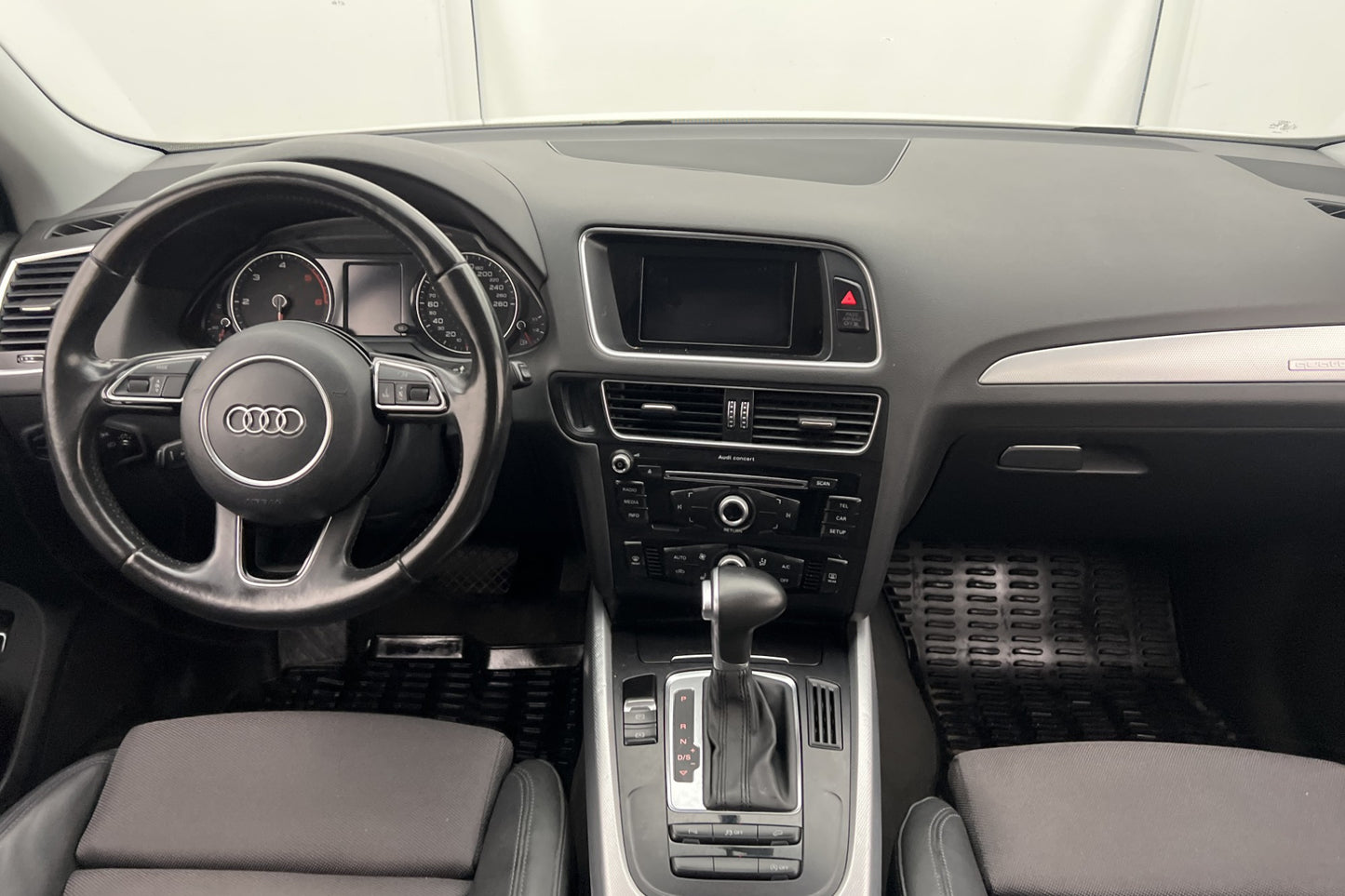 Audi Q5 2.0 TDI 190hk Quattro Dragkrok Halvskinn Nyservad