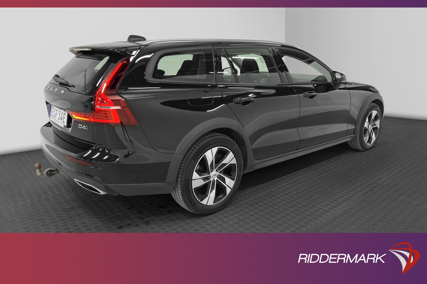 Volvo V60 Cross Country D4 AWD Momentum Värm VOC Kamera Drag