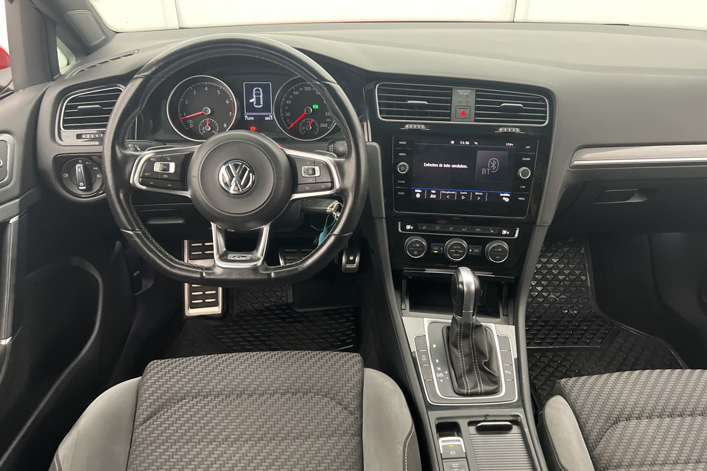 Volkswagen Golf 1.5 TSI 150hk R-Line CarPlay Adaptiv-fart