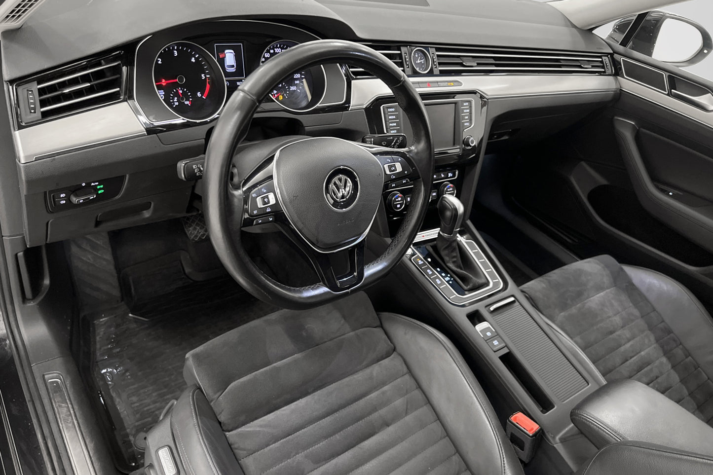 Volkswagen Passat 2.0 TDI 4MOTION 190hk Värmare Dragpkt