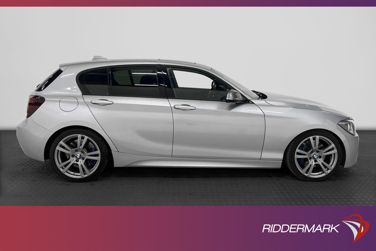 BMW M135i xDrive 320hk Milltek H/K Kamera Taklucka Navi