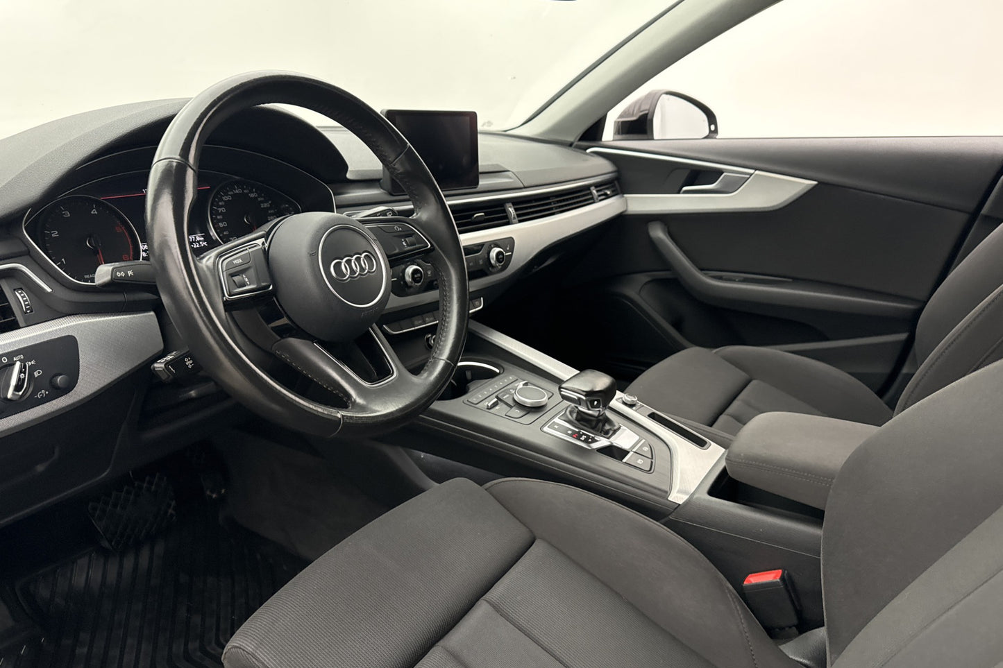 Audi A4 Avant 2.0 TDI 150hk Proline Värmare Sensorer Drag