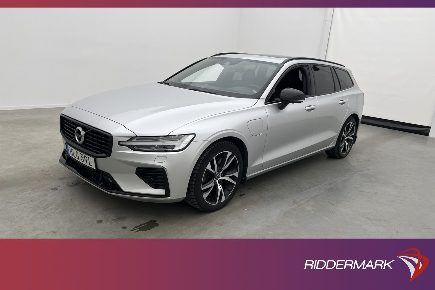 Volvo V60 Recharge T8 AWD R-Design VOC Pano B&W HUD 360 Drag