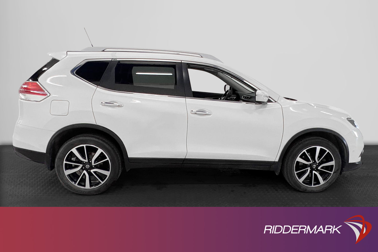 Nissan X-Trail 2.0 dCi 177hk 4x4 Skinn Panorama 360° Navi