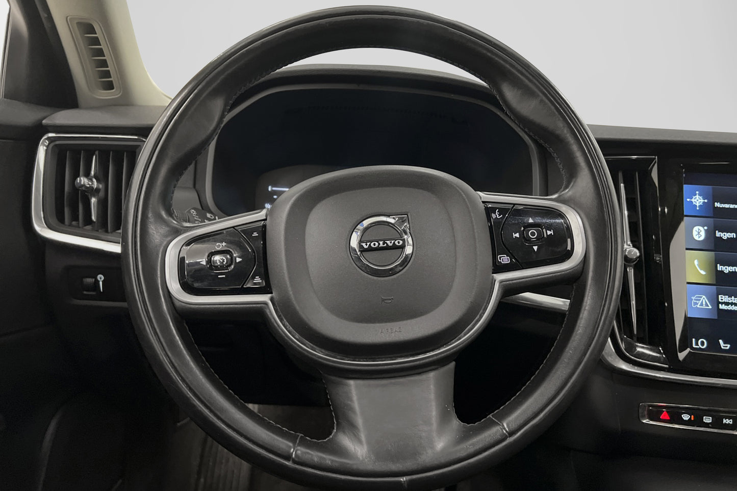 Volvo V90 D3 AWD 150hk VOC D-värme Navi P-sensorer Drag