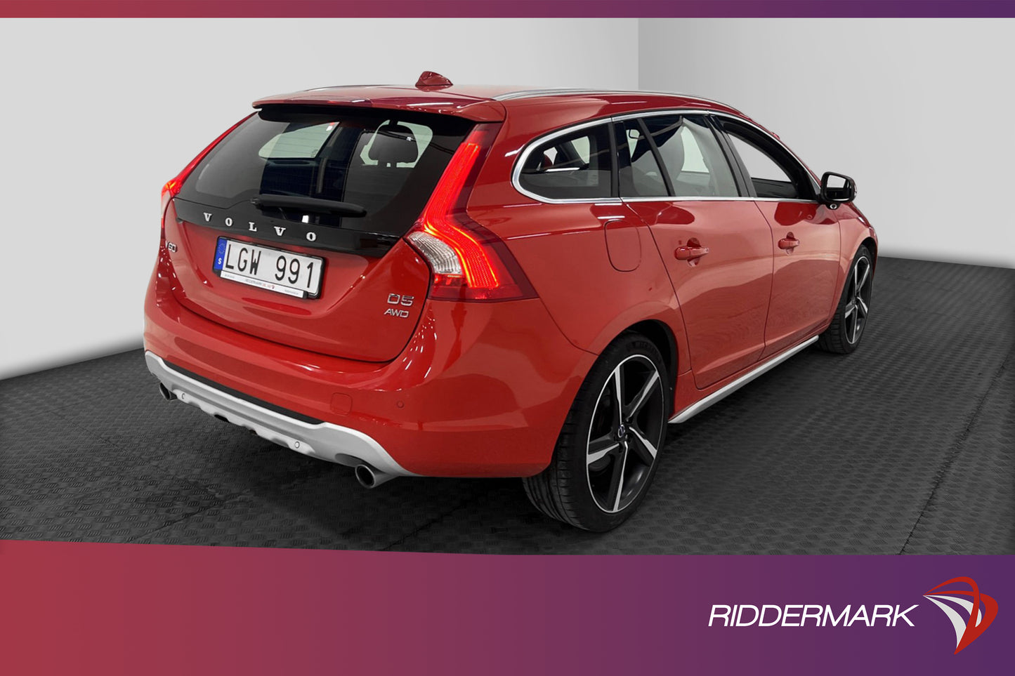 Volvo V60 D5 205hk AWD Summum D-värm VOC BLIS Navi Drag