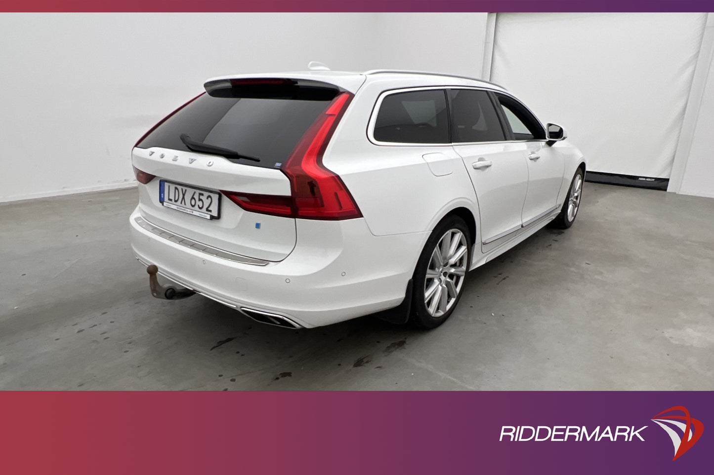 Volvo V90 D4 190hk Inscription Pano D-Värm VOC B-Kamera Navi