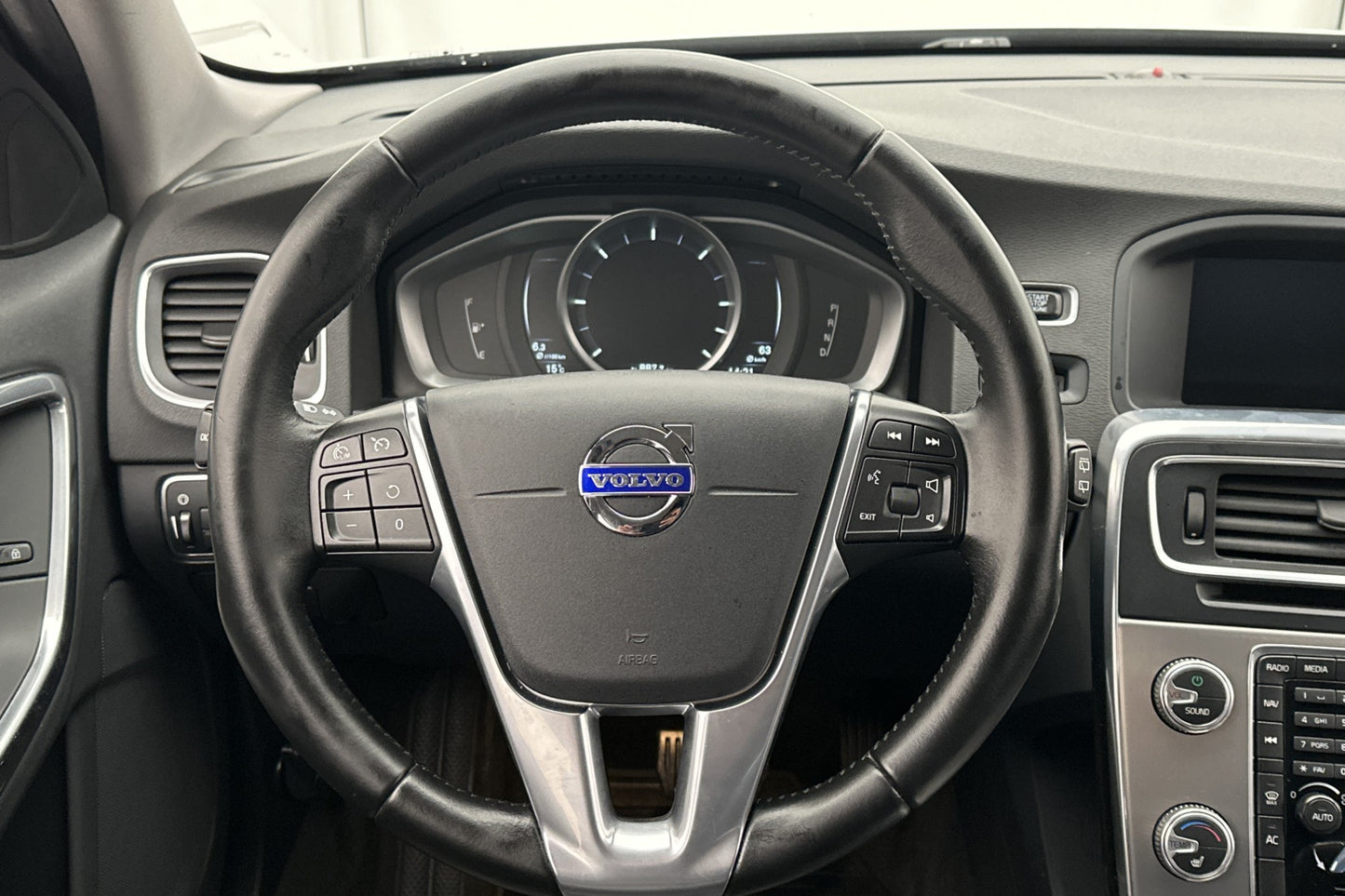 Volvo V60 D4 190hk Summum VOC Värmare Keyless Navi Välservad