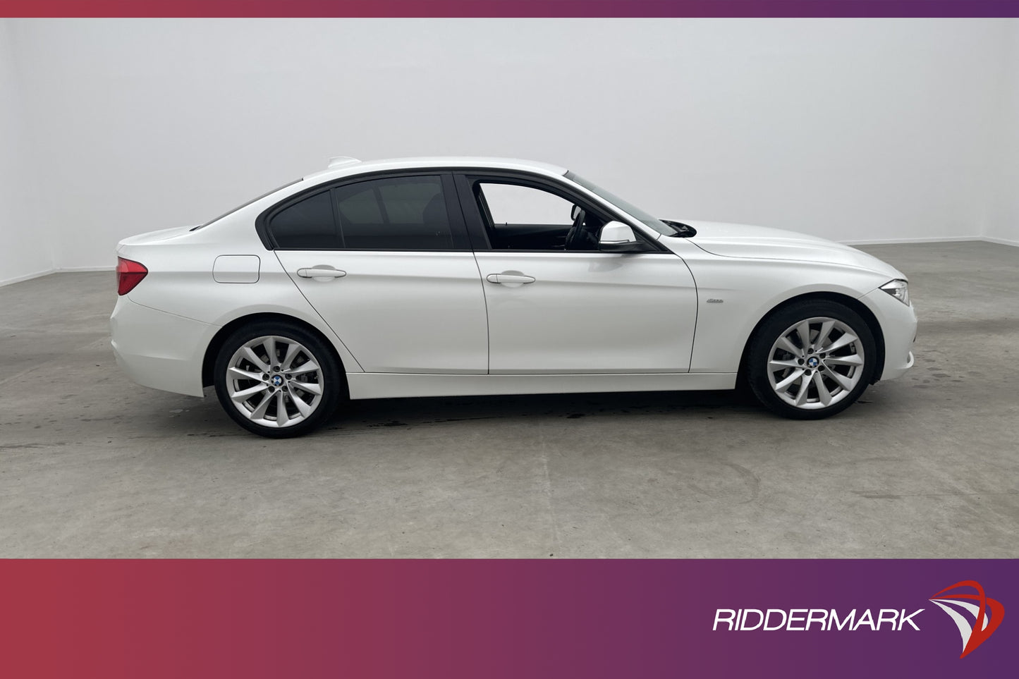 BMW 320d xDrive Sedan Sport line Drag Navi HiFi PDC 190hk