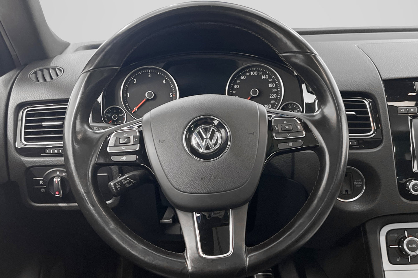 Volkswagen Touareg 3.0 V6 245hk R-line Värm Pano Drag Kamera