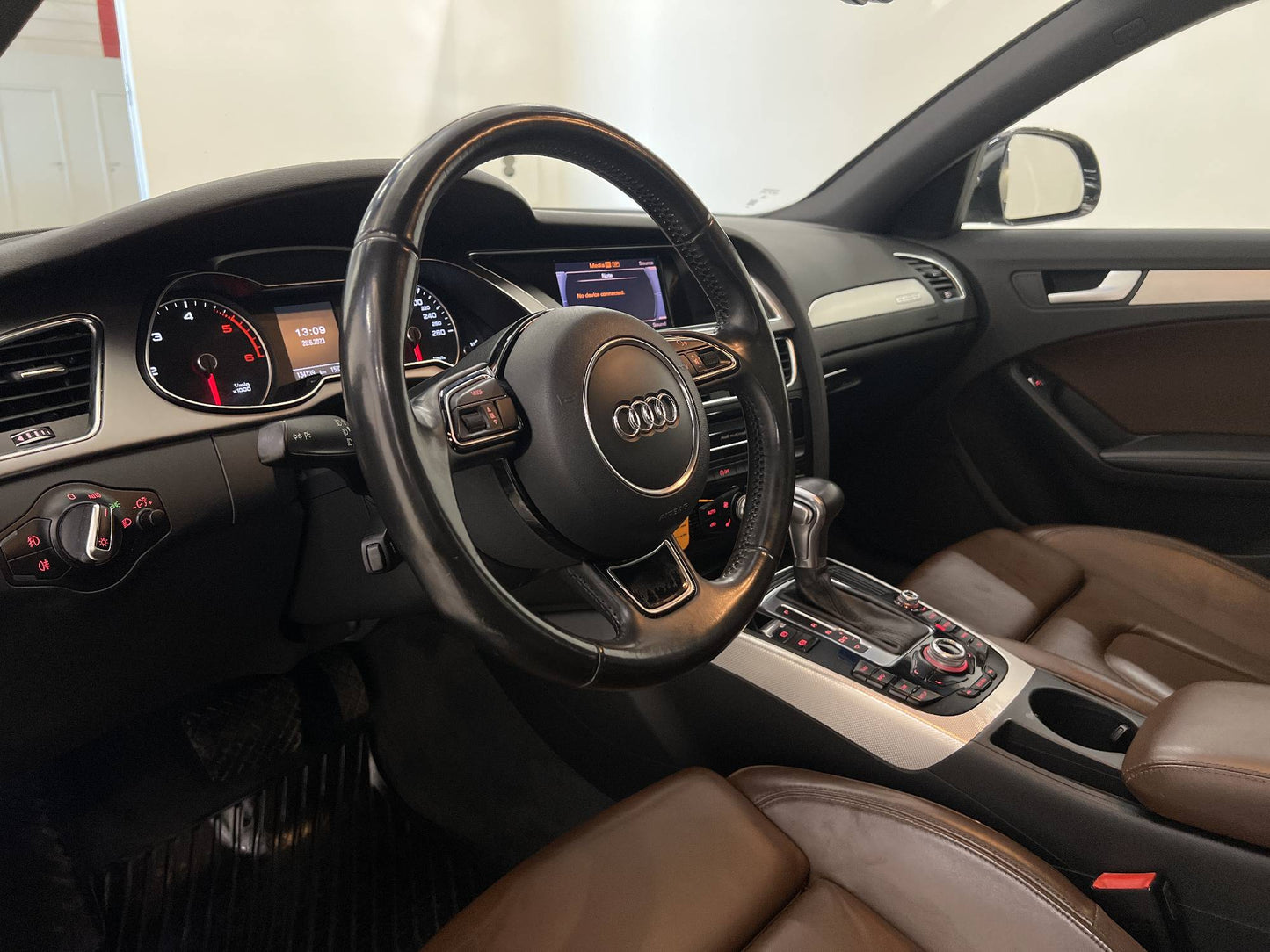 Audi A4 Allroad Q 2.0 TDI 177hk Pano Skinn Navi Välservad