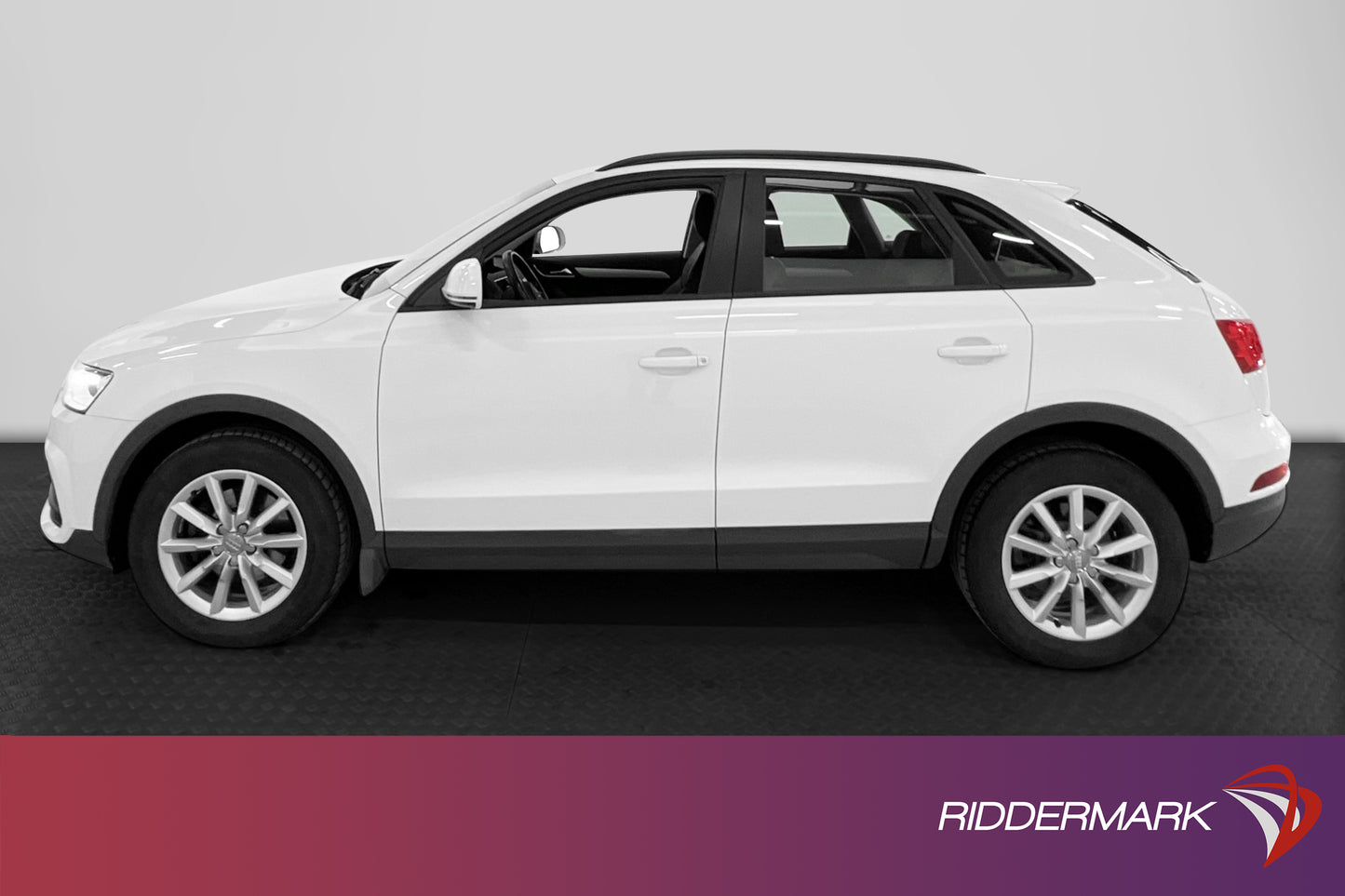 Audi Q3 2.0 TDI quattro 150hk S-Line Halvskinn BT Drag