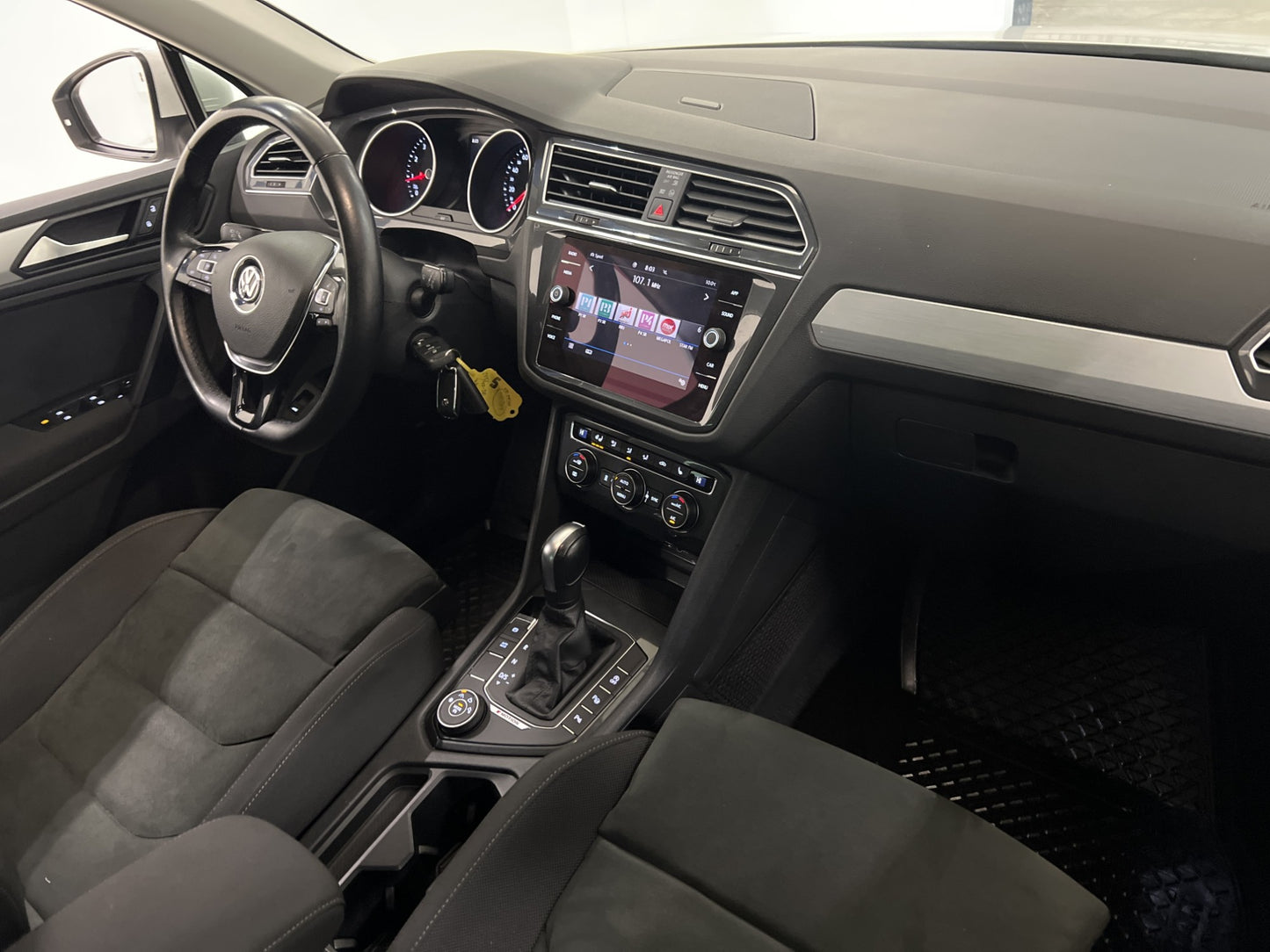 Volkswagen Tiguan 2.0 TSI 4M Premium R-line B-värme B-kamera