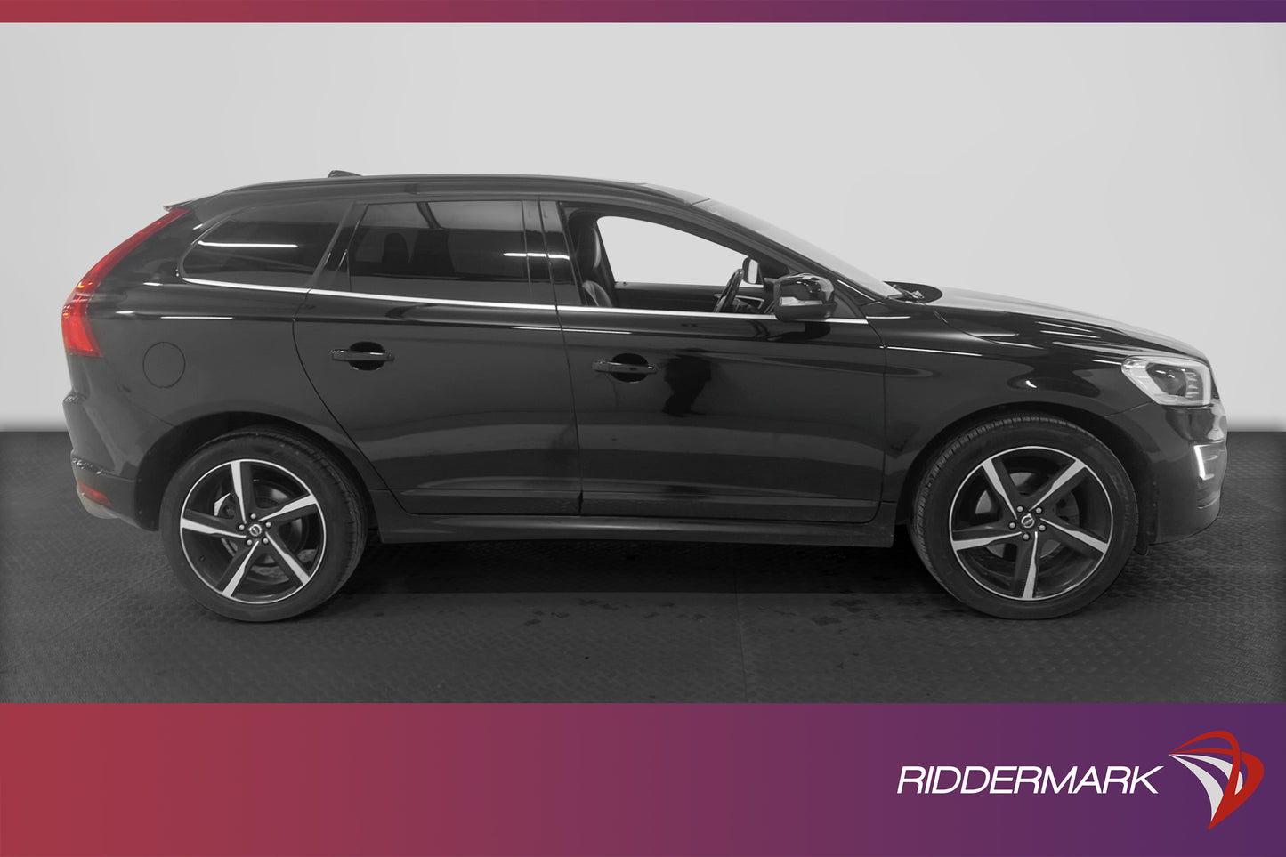 Volvo XC60 D5 AWD Black R-Design BE Pro VOC Pano Drag D-värm