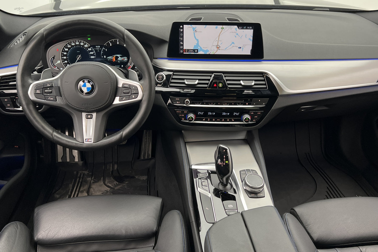 BMW 530i 252hk xDrive M-Sport P-Värm B-Kamera Navi Skinn