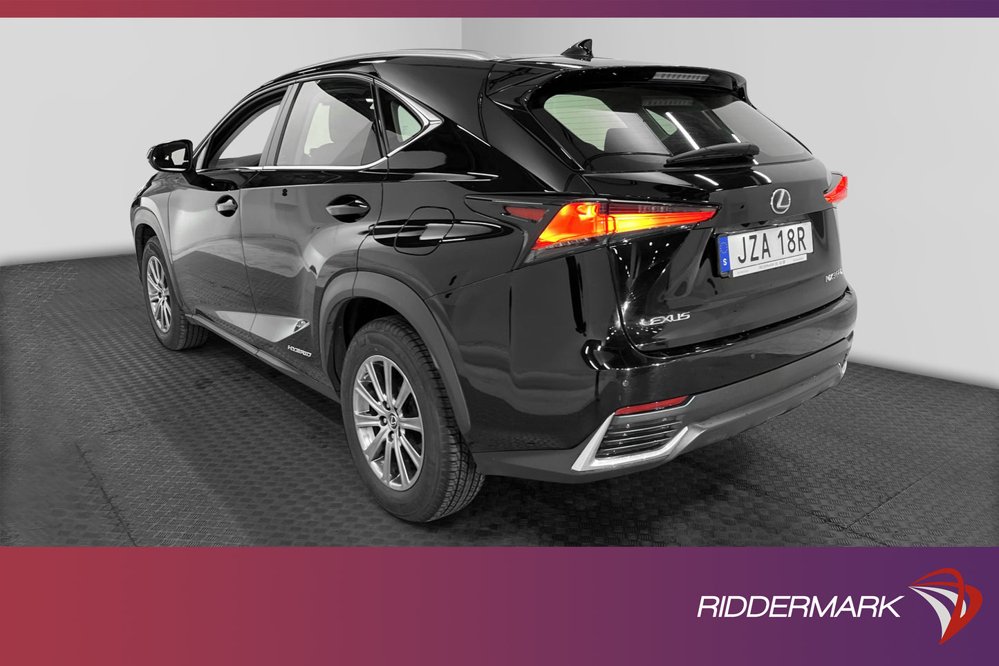 Lexus NX 300h AWD 2.5 AWD E-CVT 197hk B-Kamera Skinn 1 Ägare