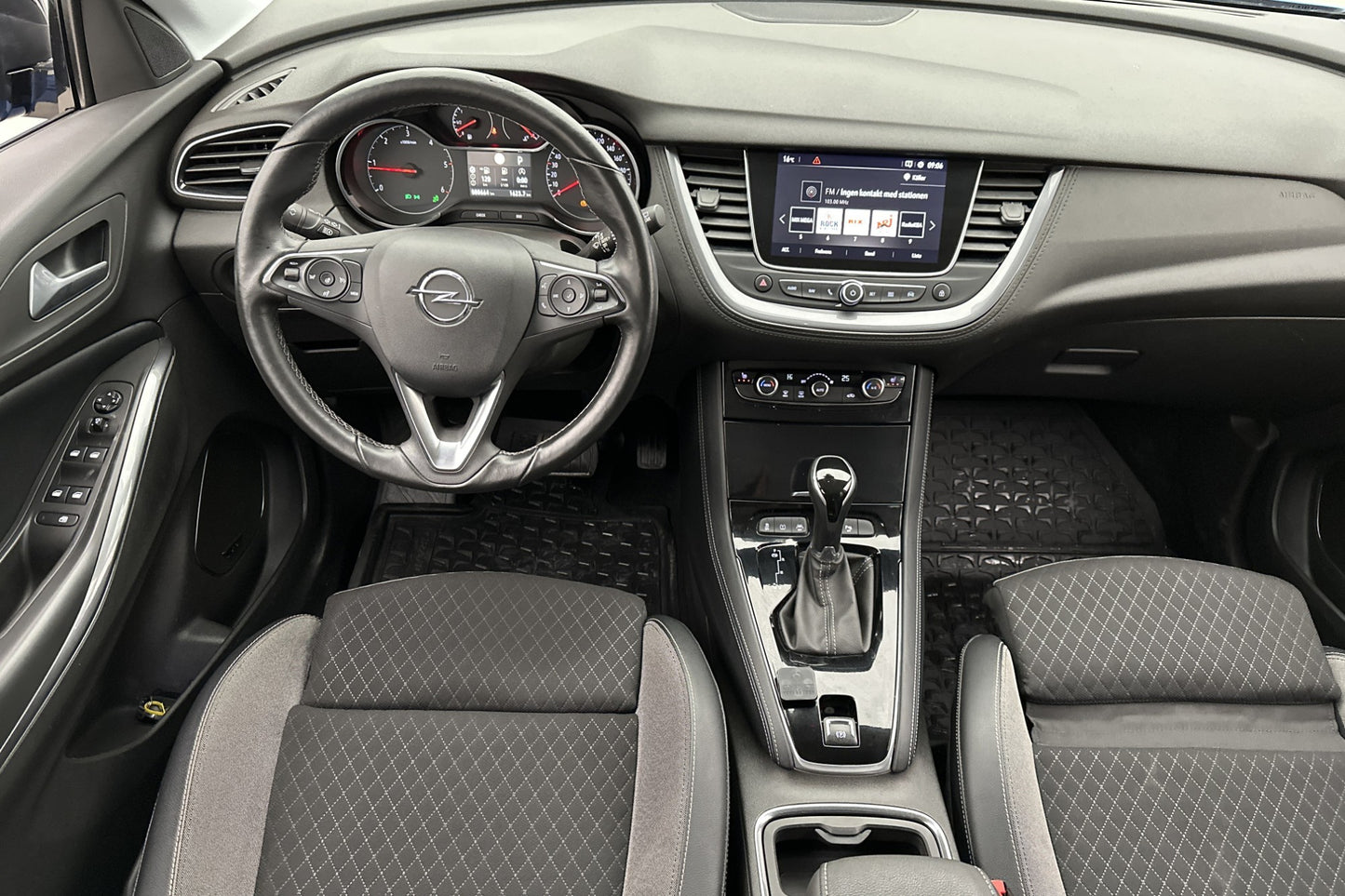 Opel Grandland X 120hk Dynamic Kamera Navi Rattvärme Välserv