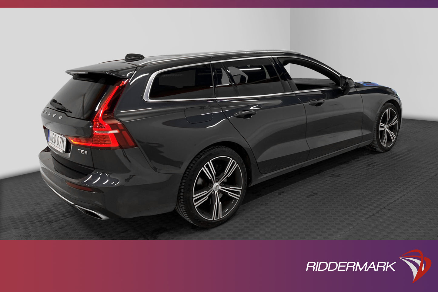 Volvo V60 T5 250hk Inscription Panorama Skinn H/K 360° Navi