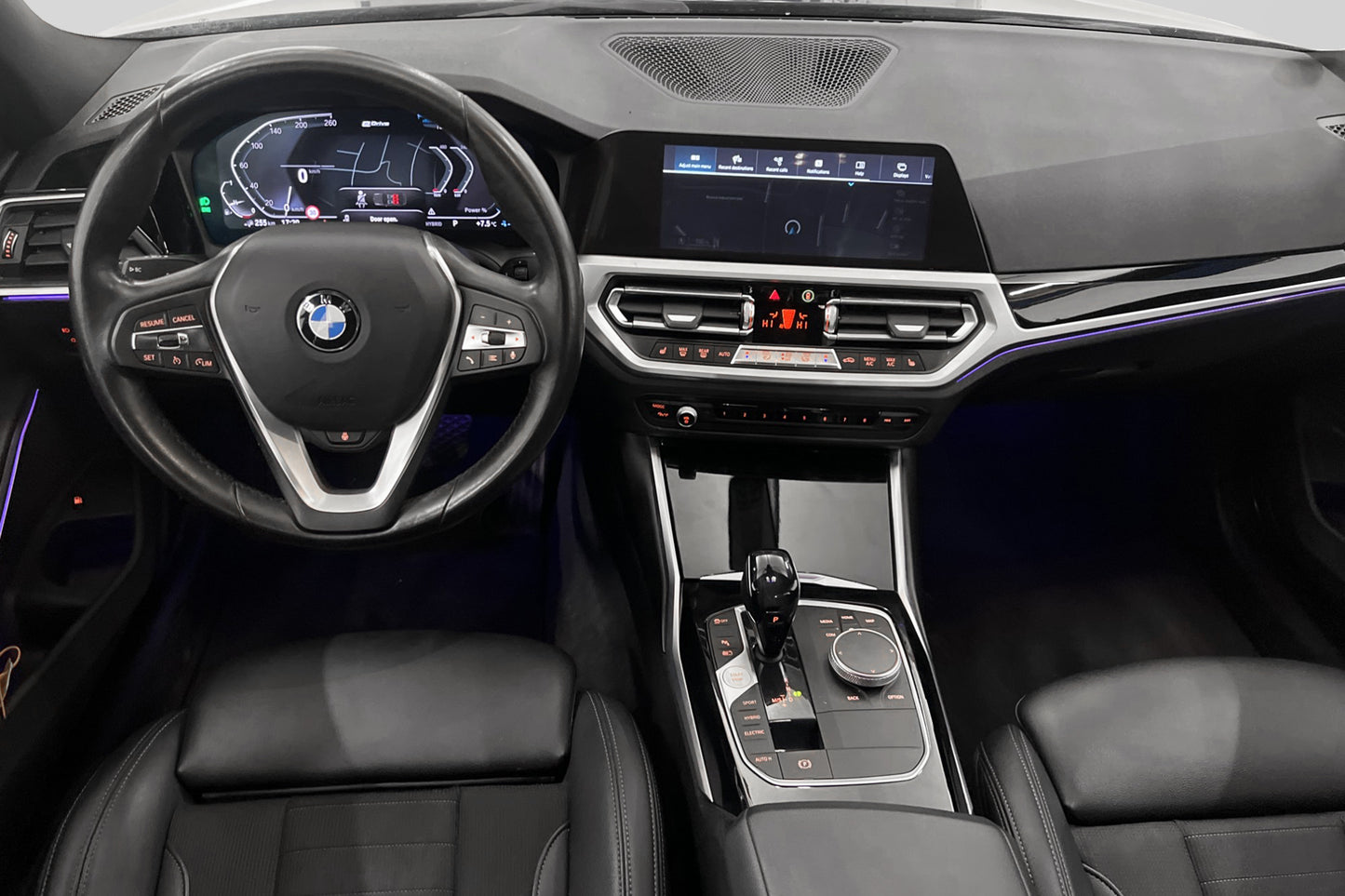 BMW 330e Sedan 292hk Sport line HiFi Rattvärme Navi Cockpit