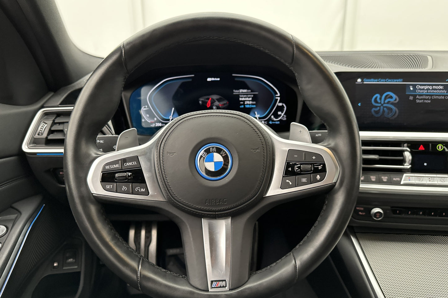 BMW 330 e xDrive Sedan M Sport Navi CarPlay Skinn M-bromsar