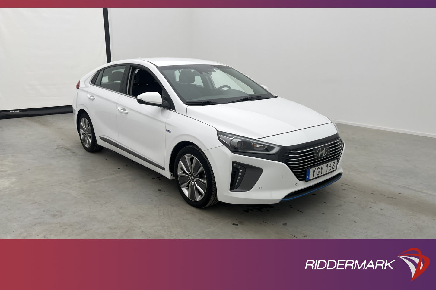 Hyundai Ioniq 1.6 DCT 141hk B-Kamera Navi Infinity SV-Såld