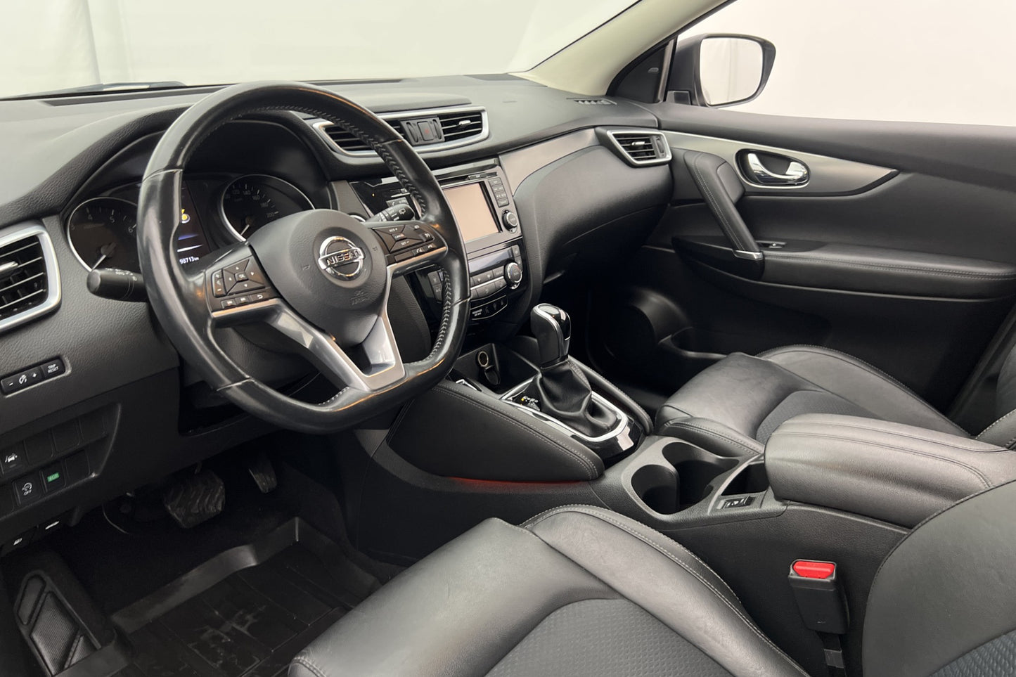 Nissan Qashqai 1.2 115hk Tekna 360° Navi Skinn En-brukare