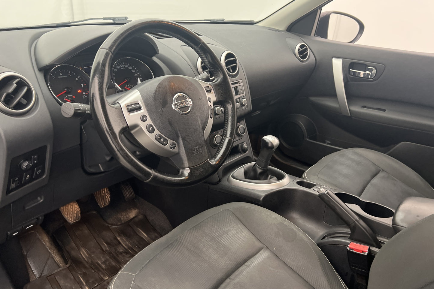 Nissan Qashqai 1.6 117hk Dragkrok En brukare Välservad