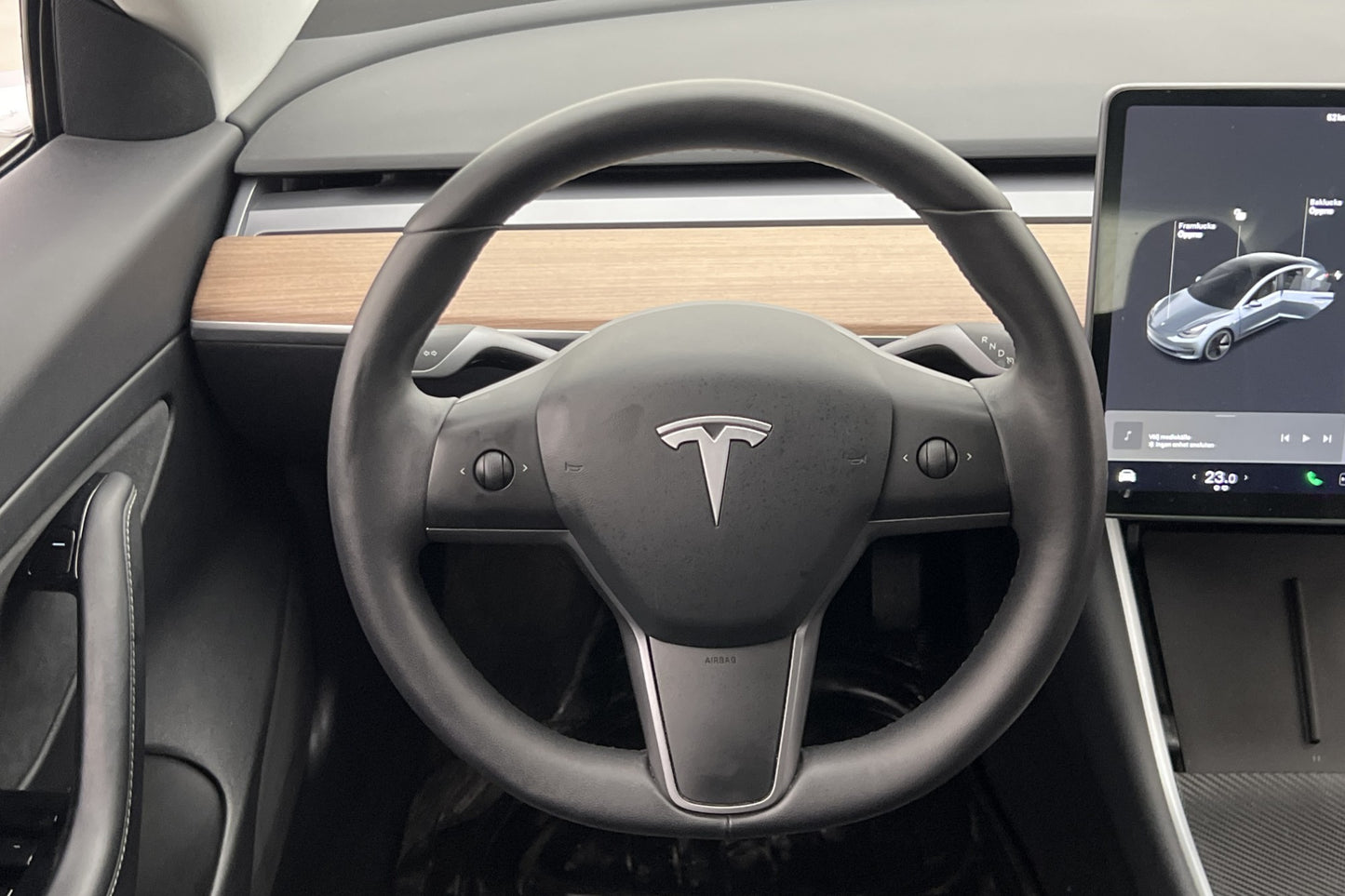 Tesla Model 3 Standard Range Plus 258hk Svensksåld Autopilot