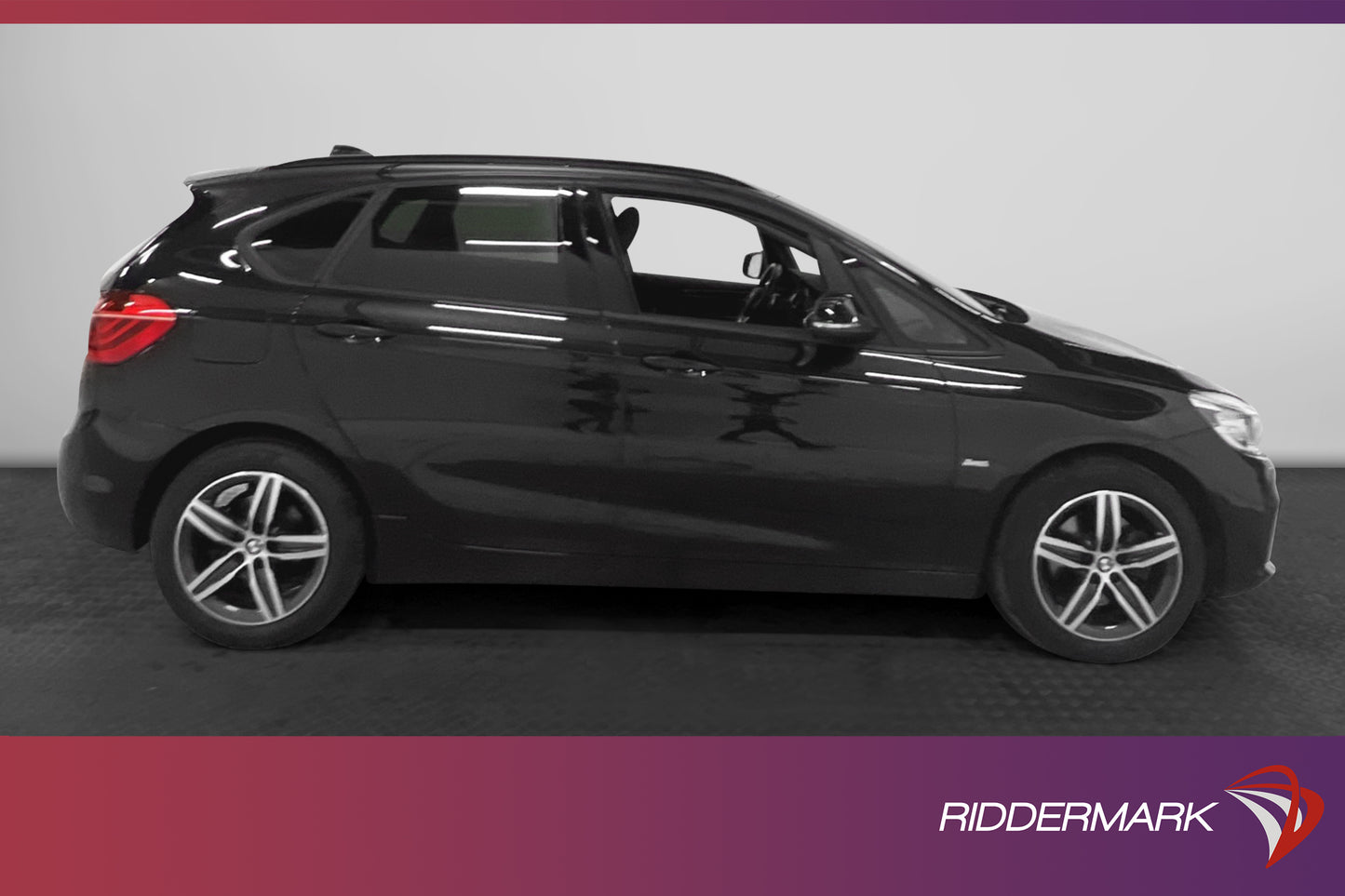 BMW 220d xDrive Active Tourer HUD B-kamera Navi Drag Keyless