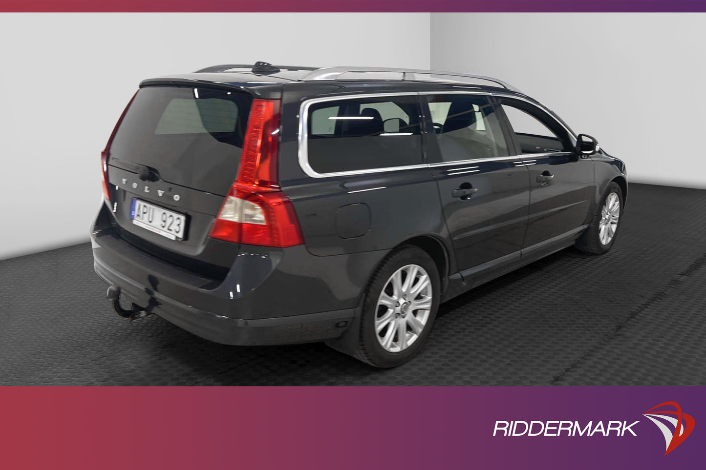 Volvo V70 2.4D 163hk Summum Nyservad P-värme Drag Skinn BLIS