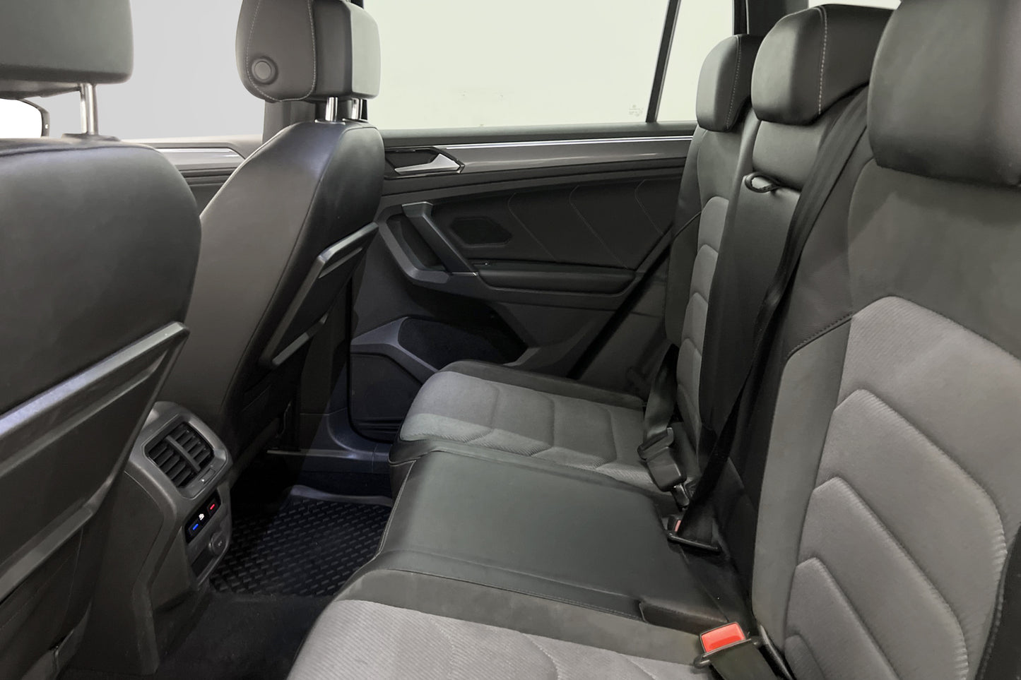 Volkswagen Tiguan 2.0 TDI 4M R-Line Cockpit D-Värm B-Kamera