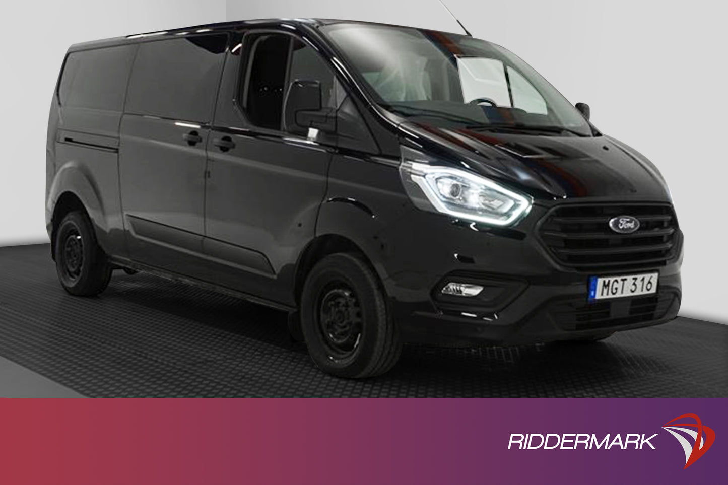 Ford Transit Custom CrewVan Lång Värmare Drag 6-Sits Moms