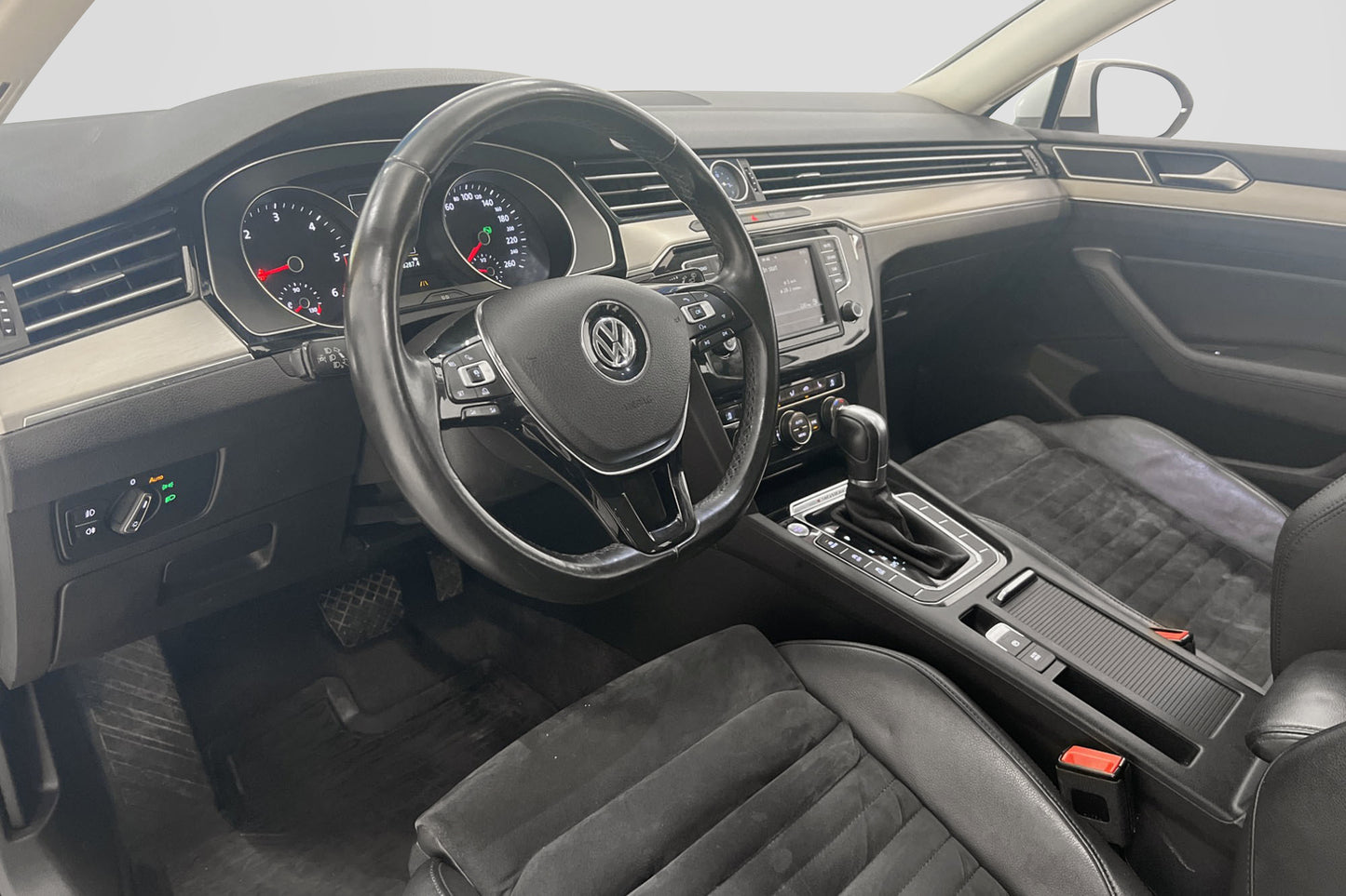 Volkswagen Passat 4M 190hk D-Värmare Bkamera Keyless Drag