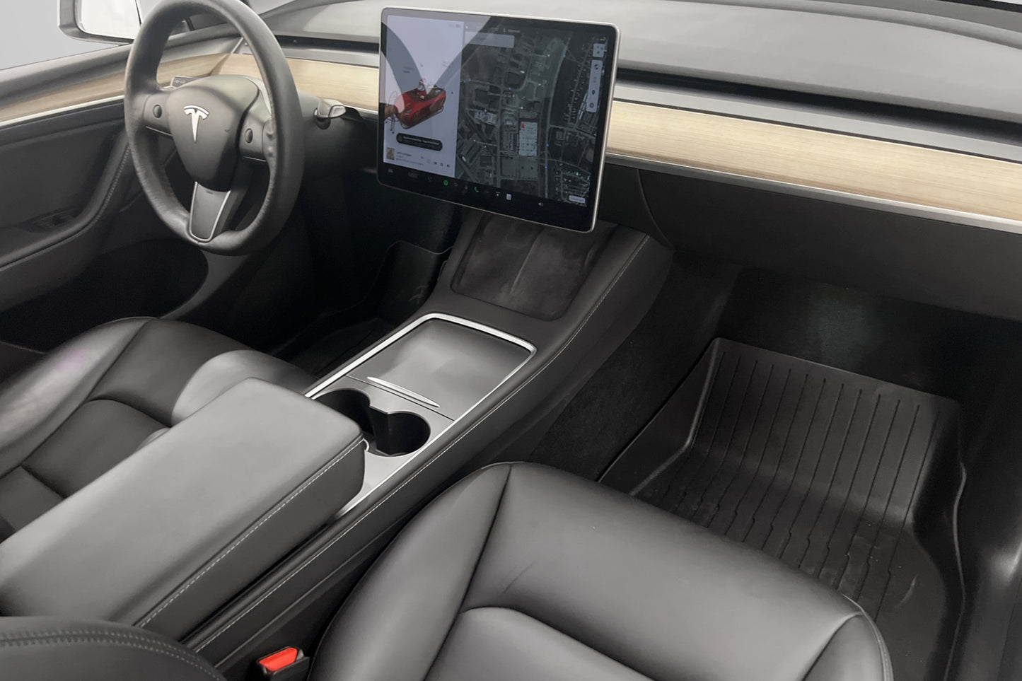 Tesla Model Y Long Range AWD 345hk Svensksåld Autopilot