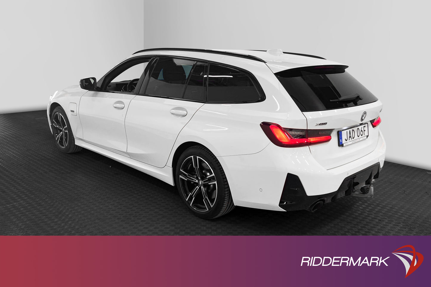 BMW 330e xDrive 292hk M Sport Widescreen H/K Kamera Drag