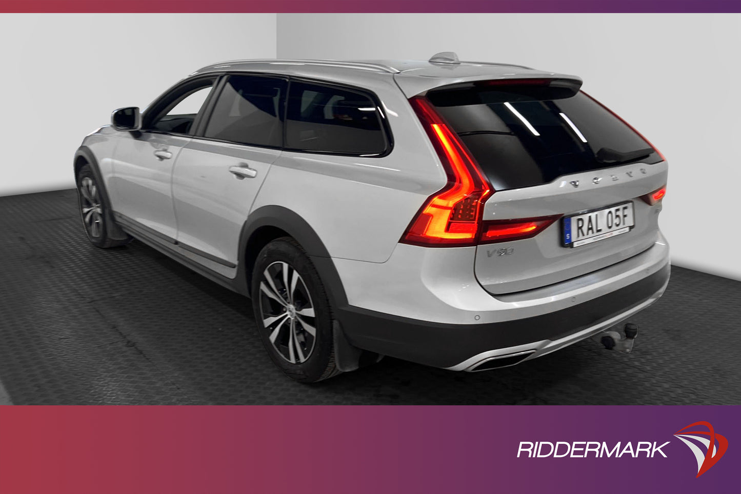 Volvo V90 Cross Country D4 AWD Navi B-kamera BLIS D-värm VOC