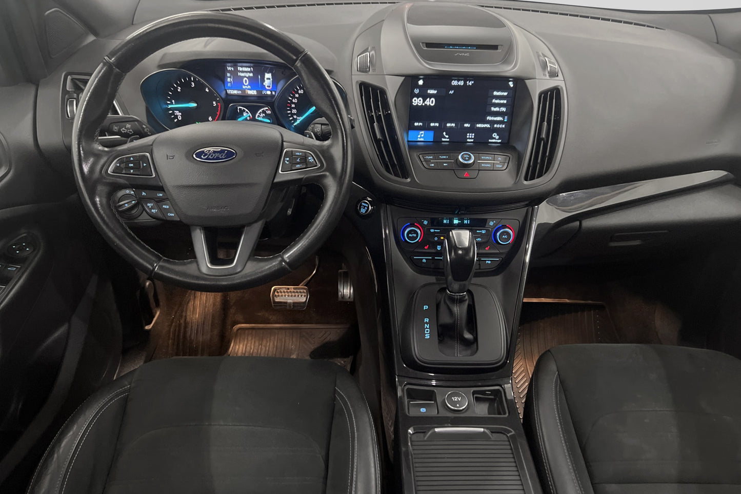 Ford Kuga 2.0 150hk AWD ST-Line D-värm Dragkrok Nyservad