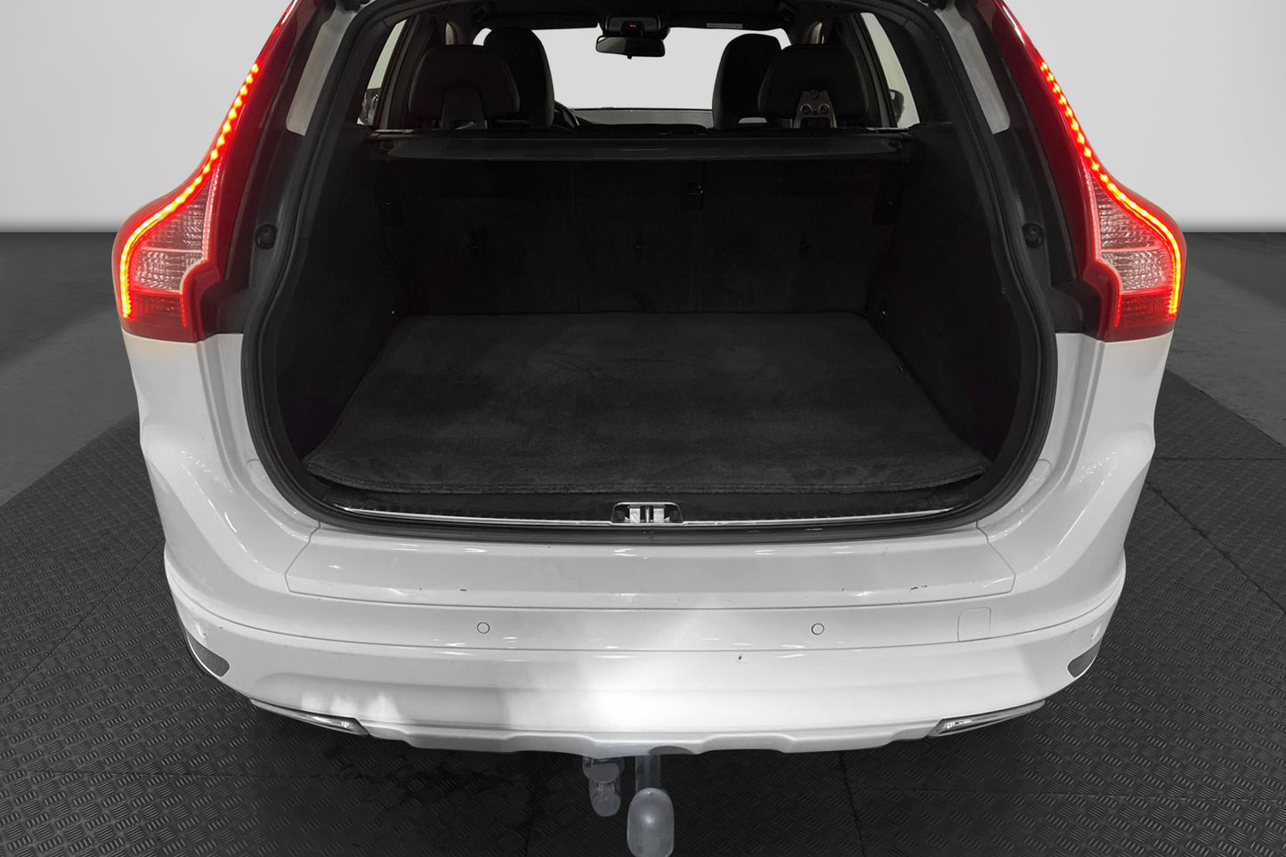 Volvo XC60 D4 AWD 190hk Classic Momentum B-Kam Drag