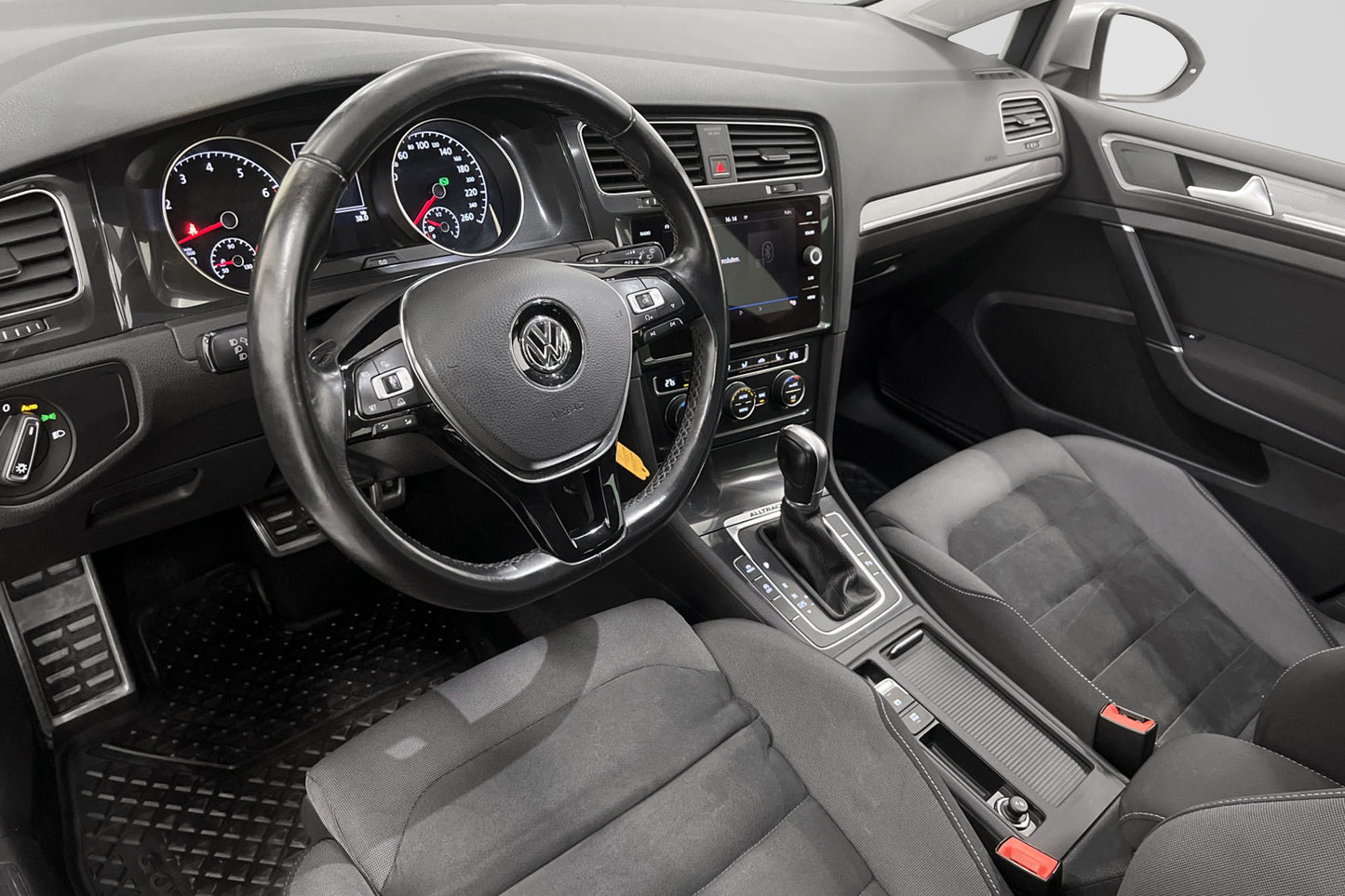 Volkswagen Golf Alltrack 4M 180hk Pluspkt Värmare Drag Bkam