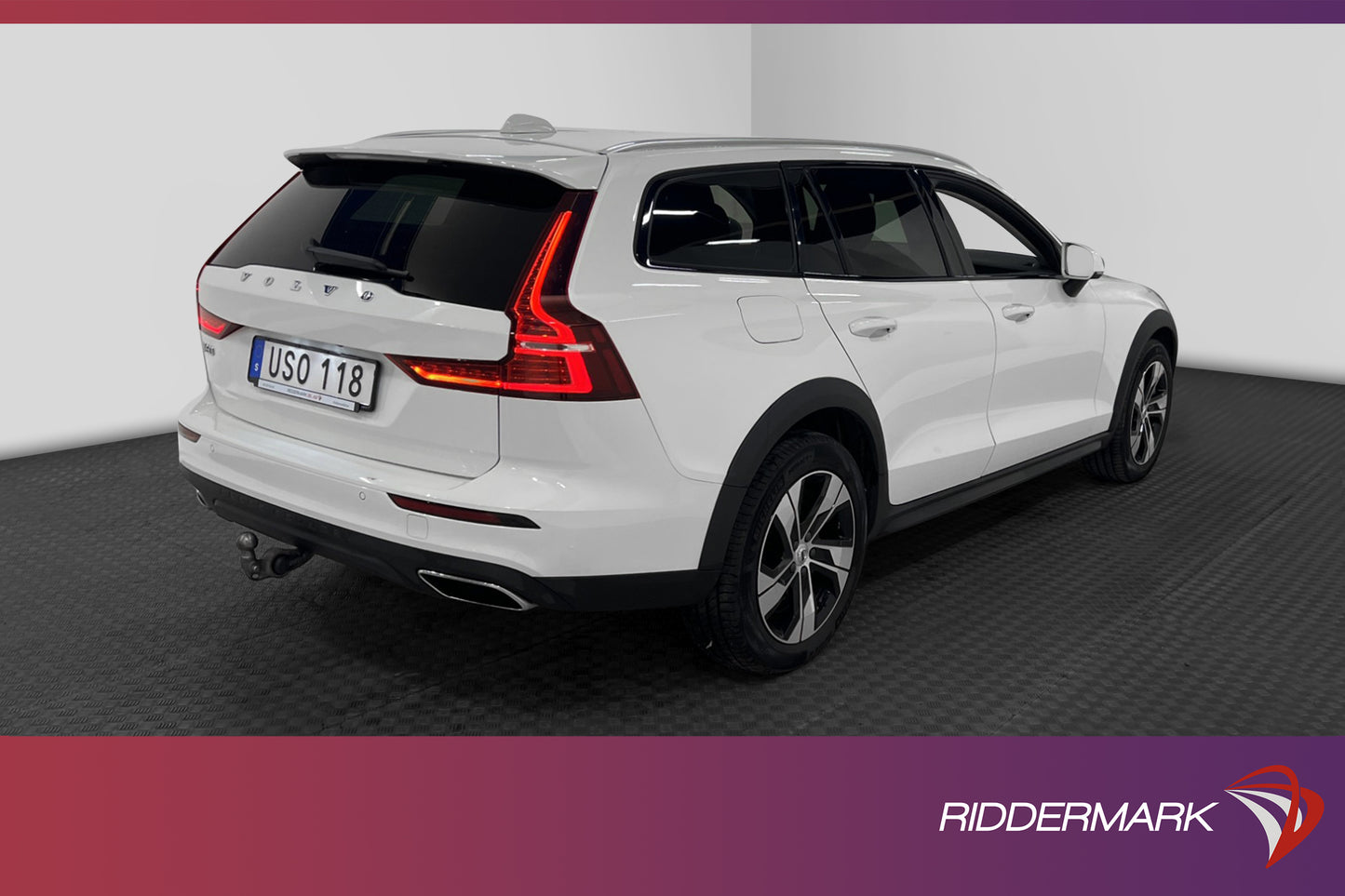 Volvo V60 Cross Country B4 AWD Momentum VOC Värm Kamera Drag