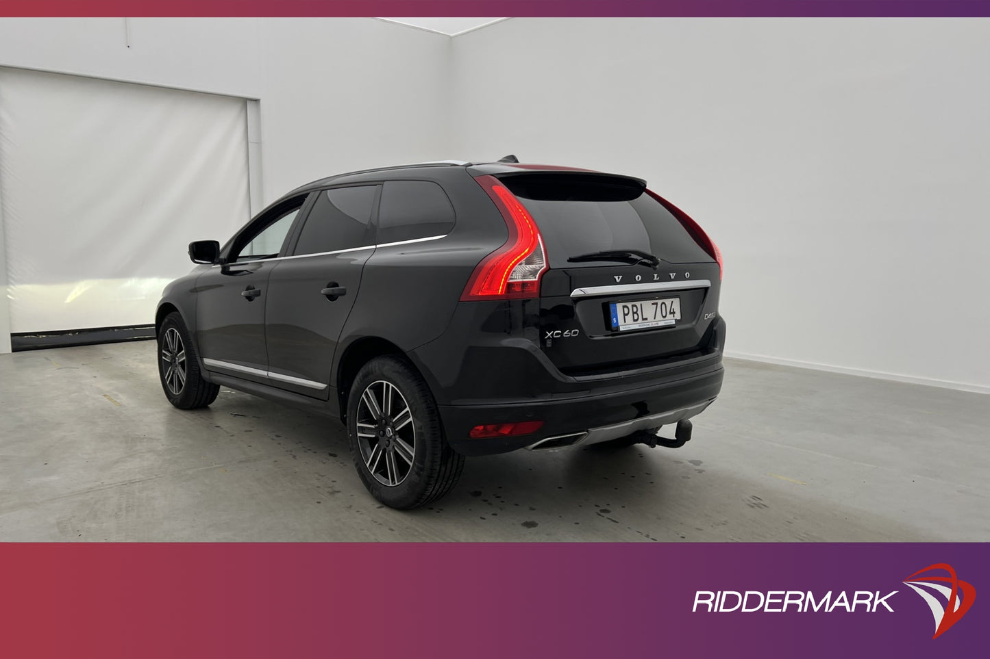 Volvo XC60 D4 AWD Summum VOC Navi Sensorer BLIS Drag