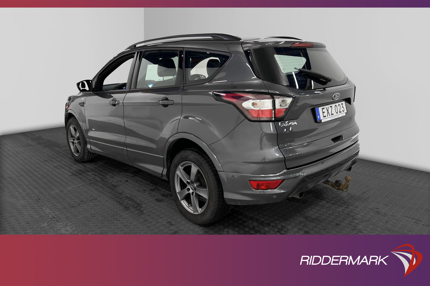 Ford Kuga 2.0 AWD 180hk ST-Line Pano CarPlay Rattvärme Drag