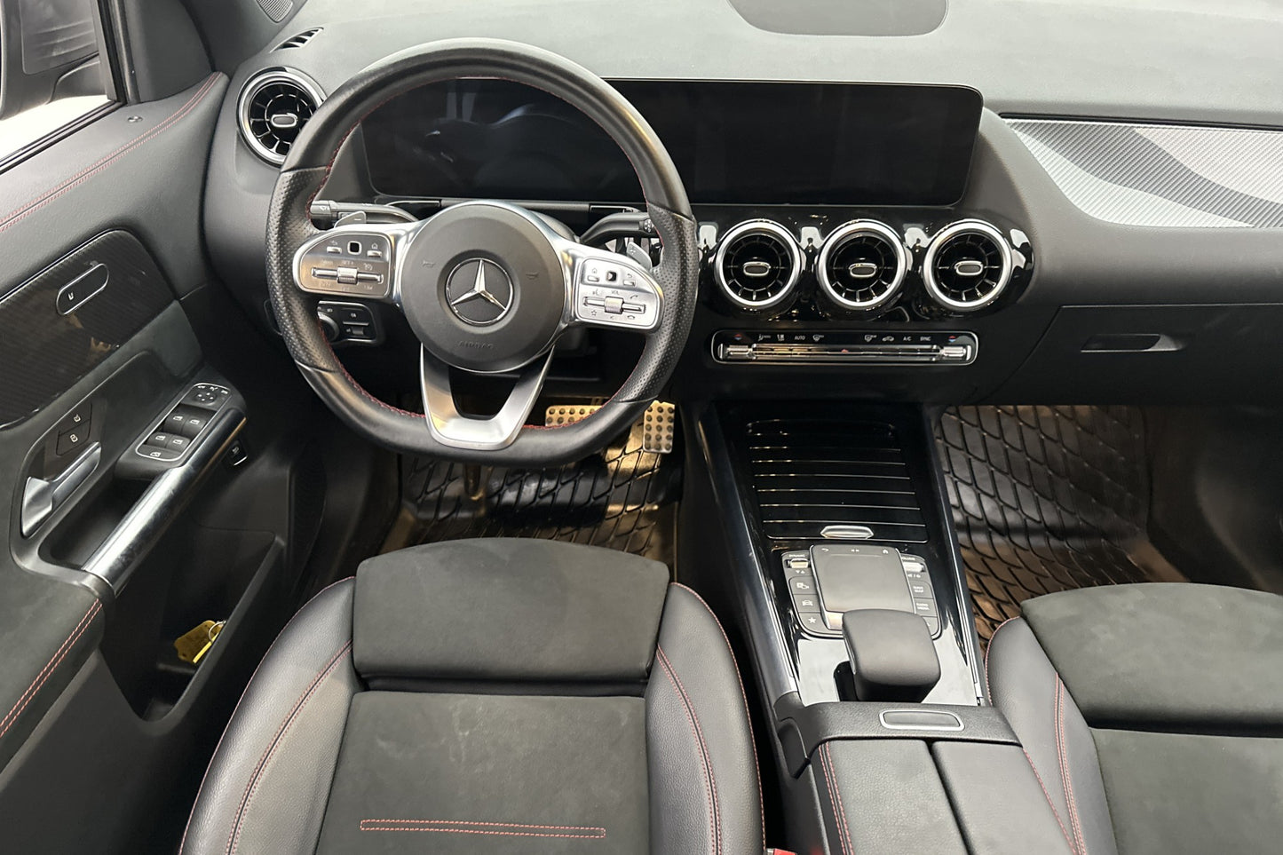 Mercedes-Benz GLA 200 AMG Widescreen Kamera Navi Dragkrok