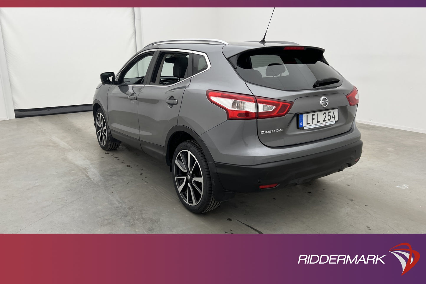 Nissan Qashqai 1.6 dCi 130hk Tekna Värmare Pano 360° Navi