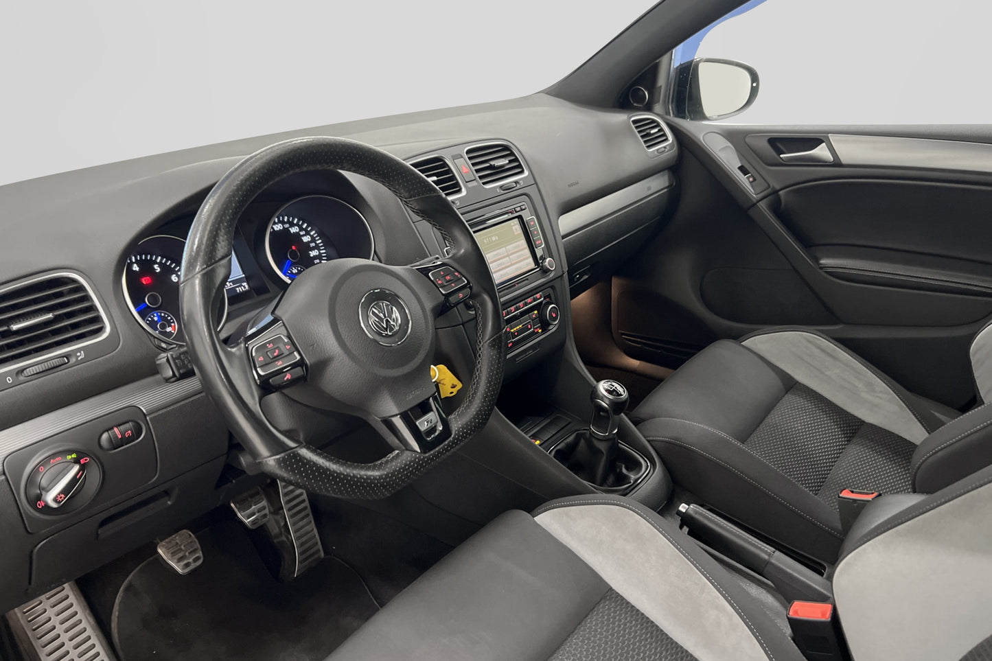 Volkswagen Golf R 2.0 4M 270hk Taklucka Dynaudio Milltek DCC