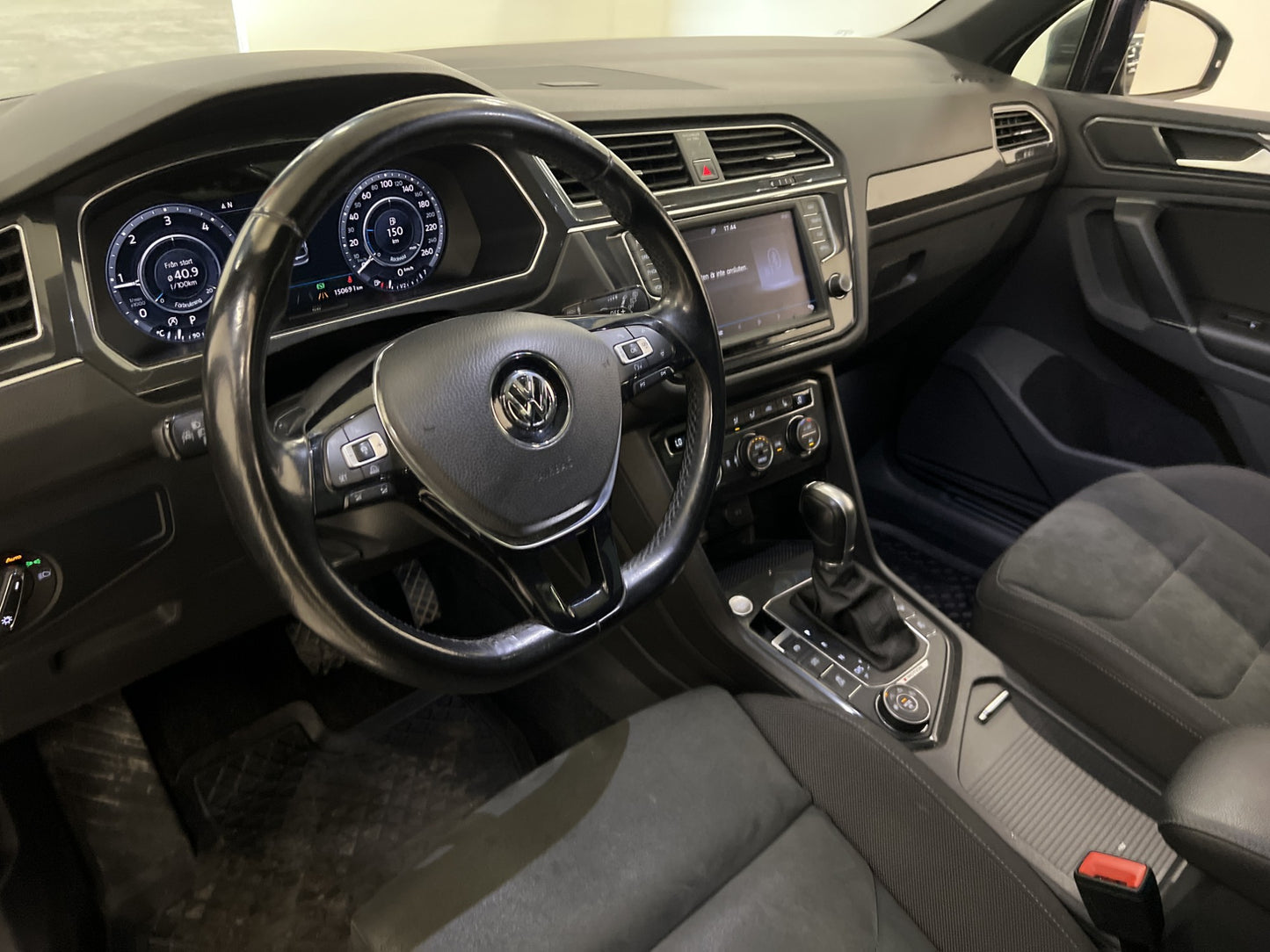 Volkswagen Tiguan 4M GTS 240hk R-Line Cockpit Pano Värmare